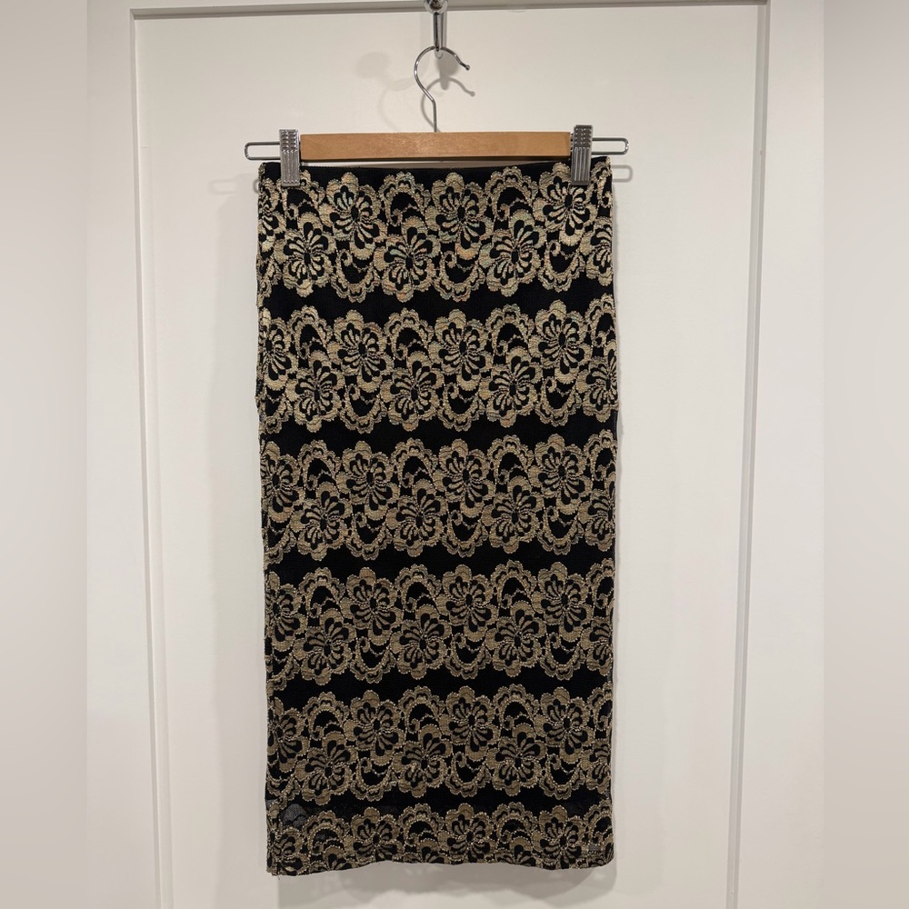 Forever 21 Stretch Black and Gold Floral Lace Pencil Skirt